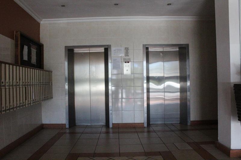1 Bedroom Property for Sale in Gardens Western Cape
